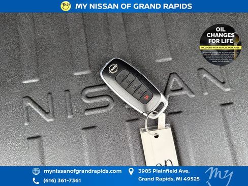 Used 2025 Nissan Pathfinder Platinum AWD/4WD image 36