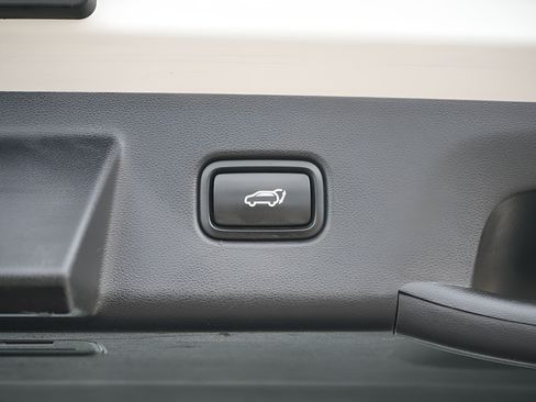 Used 2023 Hyundai Tucson Limited FWD image 11