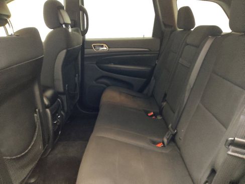 Used 2017 Jeep Grand Cherokee Laredo w/ Quick Order Package 2BE RWD image 18