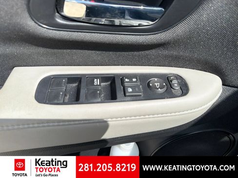 Used 2022 Honda HR-V LX image 11