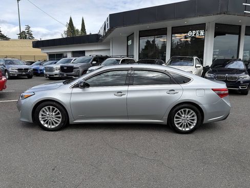 Used 2015 Toyota Avalon XLE Premium FWD image 2