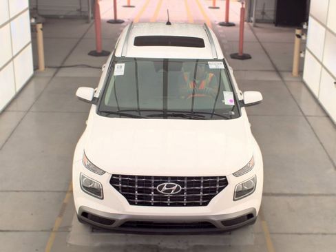 Used 2026 Hyundai Venue SEL FWD image 2