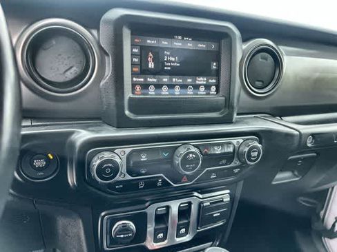 Used 2022 Jeep Wrangler Sport S image 18
