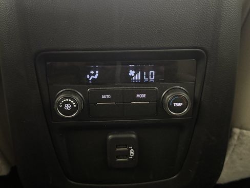 Used 2023 Buick Enclave Essence AWD/4WD image 28