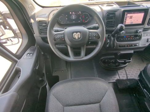 Used 2025 RAM ProMaster 2500 w/ U-Haul Equipment Group FWD image 17