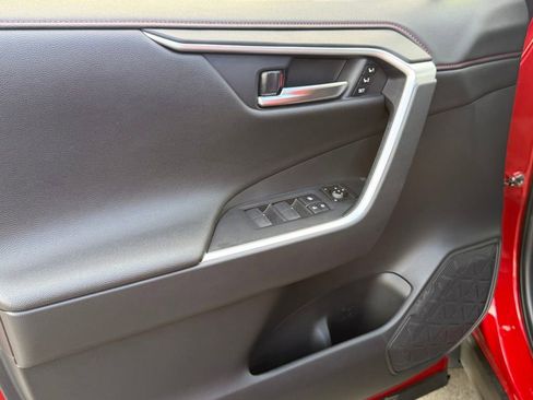 Used 2025 Toyota RAV4 XSE w/ Premium Package AWD/4WD image 18