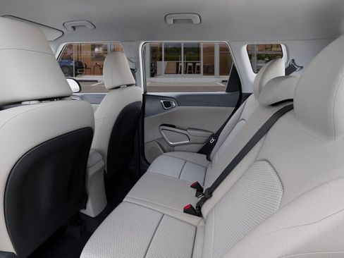 New 2025 Kia Soul LX image 18