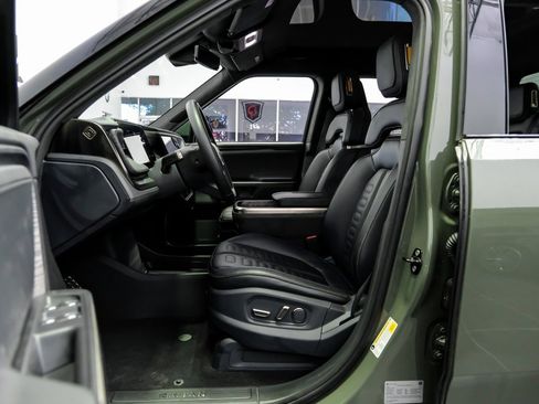 Used 2022 Rivian R1T Launch Edition image 4