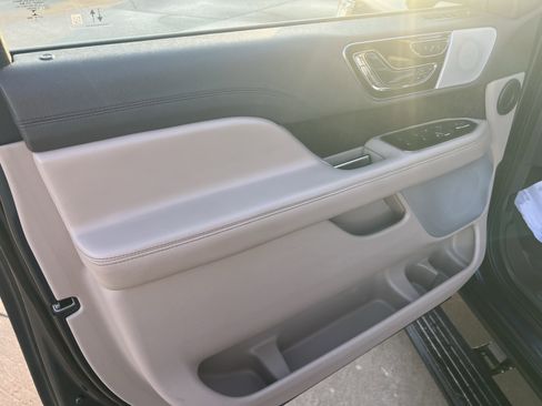 Used 2022 Lincoln Navigator L Reserve image 14