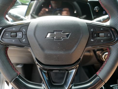 Used 2025 Chevrolet Trax RS w/ Driver Confidence Package FWD image 25
