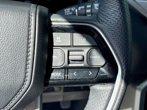 Used 2023 Toyota Sequoia Platinum AWD/4WD image 27