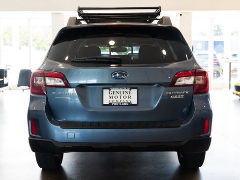 Used 2015 Subaru Outback 2.5i Limited AWD/4WD image 5