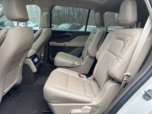 Used 2023 Lincoln Aviator Reserve w/ Elements Package Plus image 33