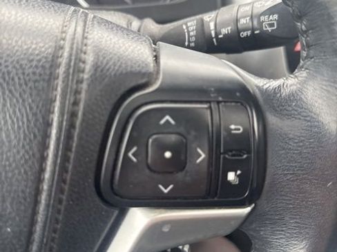 Used 2014 Toyota Highlander Limited image 31