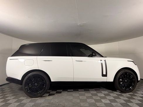 Used 2024 Land Rover Range Rover SE image 9