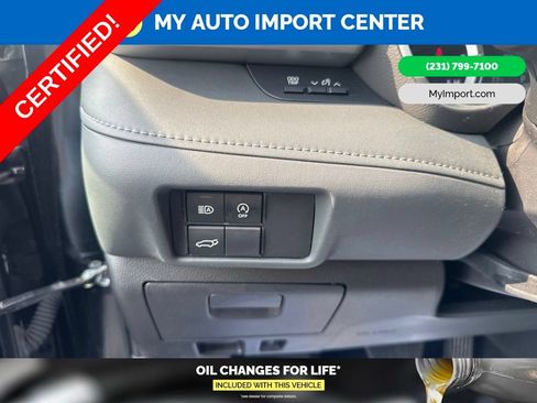 Certified 2025 Toyota Highlander XLE AWD/4WD image 14