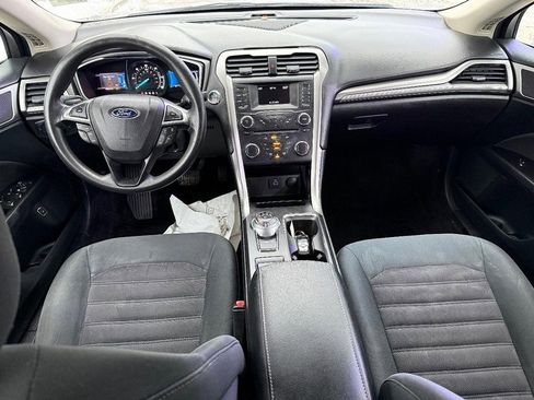 Used 2017 Ford Fusion SE image 13