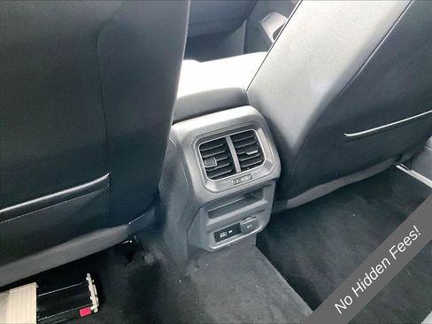 Used 2018 Volkswagen Tiguan SE AWD/4WD image 27