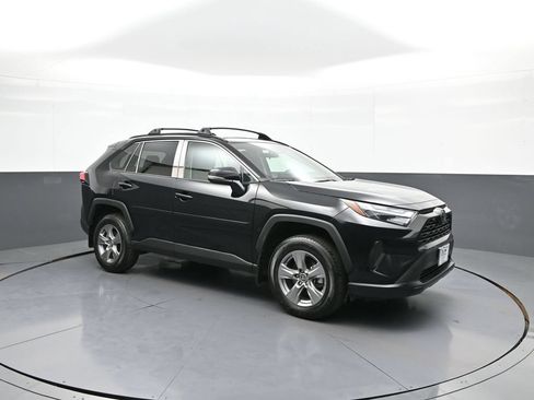 Certified 2024 Toyota RAV4 XLE w/ Convenience Package AWD/4WD image 4