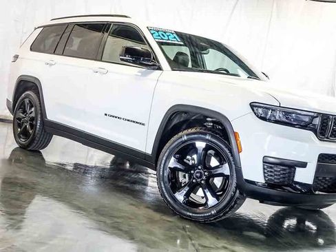 Used 2021 Jeep Grand Cherokee L Laredo AWD/4WD image 5