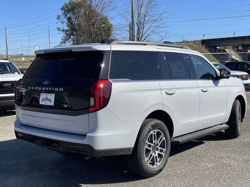 New 2026 Ford Expedition Active RWD image 3
