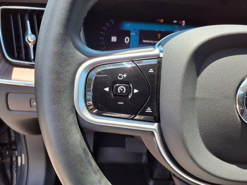 Certified 2023 Volvo XC60 B5 Plus AWD/4WD image 16