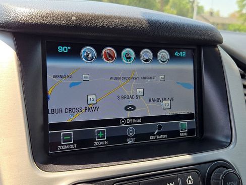 Used 2018 GMC Yukon XL SLT w/ Open Road Package AWD/4WD image 20