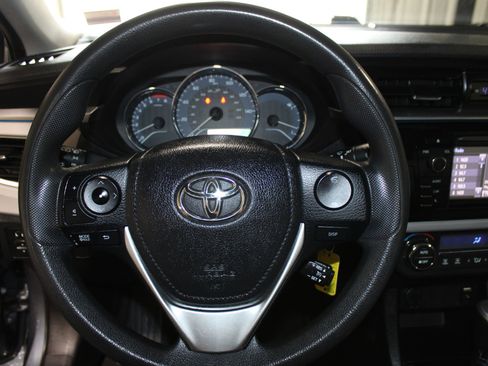Used 2014 Toyota Corolla LE FWD image 10