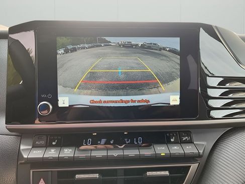 New 2026 Toyota Camry Hybrid FWD image 20