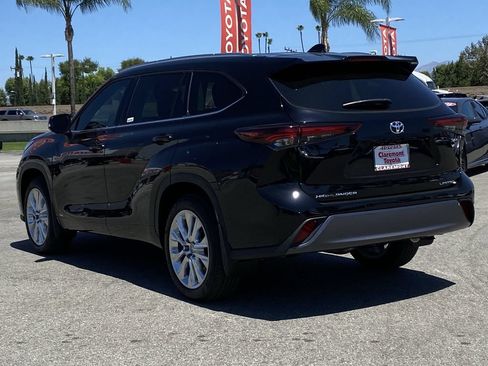 Certified 2026 Toyota Highlander Limited AWD/4WD image 42