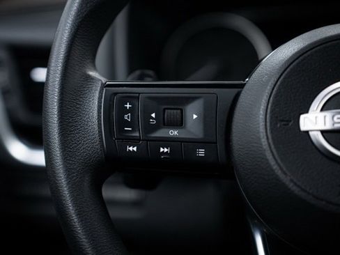 Used 2023 Nissan Rogue SV image 22