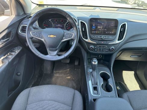 Used 2019 Chevrolet Equinox LT w/ Sun & Navigation Package AWD/4WD image 10