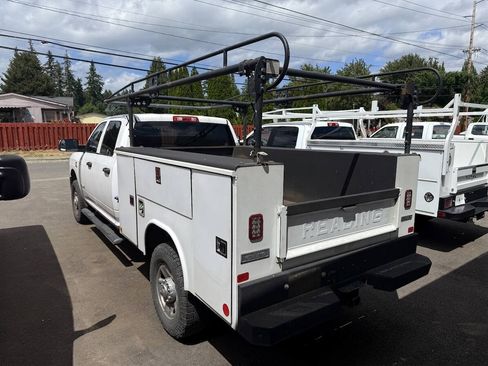 Used 2022 RAM 2500 Tradesman w/ Chrome Appearance Group AWD/4WD image 3