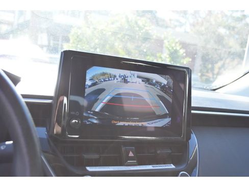 Used 2024 Toyota Corolla LE image 19