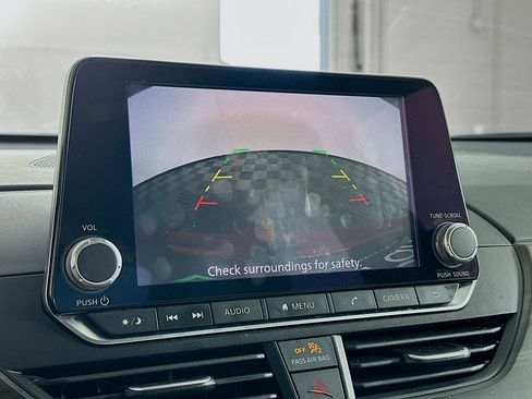 Used 2025 Nissan Altima 2.5 SV image 22