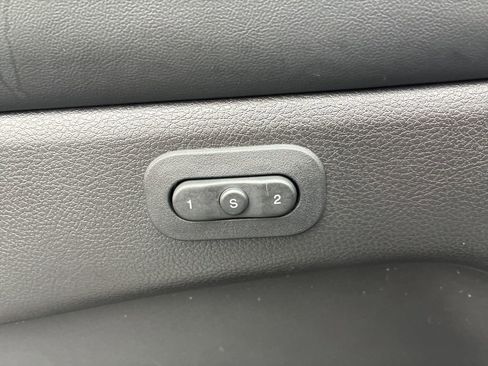 Used 2021 Jeep Grand Cherokee Limited image 18