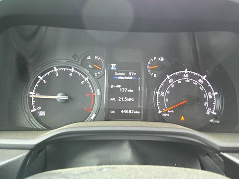 Used 2021 Toyota 4Runner SR5 Premium w/ Moonroof Package AWD/4WD image 11