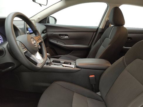 Used 2025 Nissan Sentra SV FWD image 17