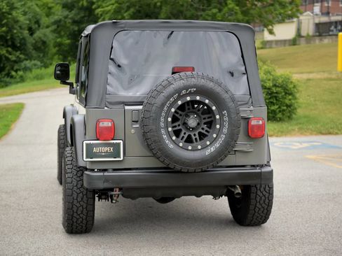 Used 2004 Jeep Wrangler 4WD w/ 30" Tire & Wheel Group image 23