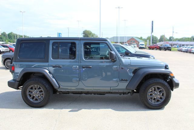 Used 2024 Jeep Wrangler Unlimited Sport AWD/4WD image 5