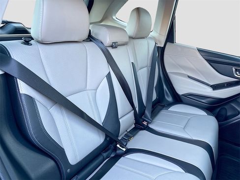 Used 2021 Subaru Forester Limited image 28