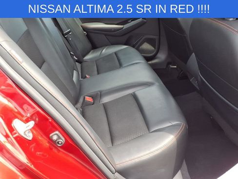 Used 2023 Nissan Altima 2.5 SR FWD image 9