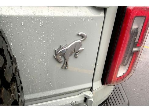 Used 2023 Ford Bronco Badlands AWD/4WD image 9