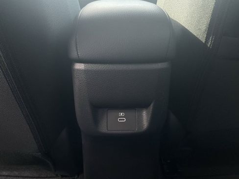 Used 2025 Nissan Versa SV w/ Trunk Package FWD image 14