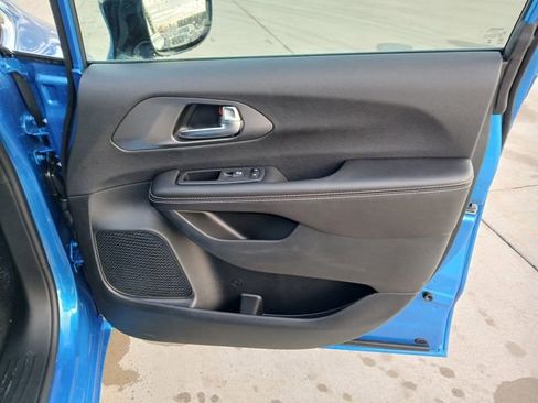 New 2026 Chrysler Pacifica Select FWD image 15