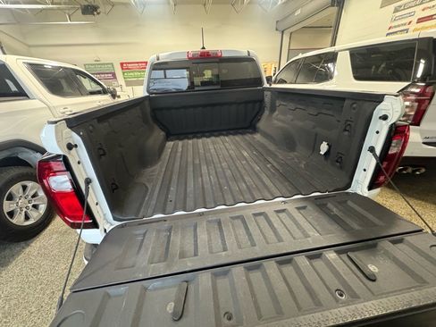 Used 2024 GMC Canyon AT4 w/ Technology Package image 8