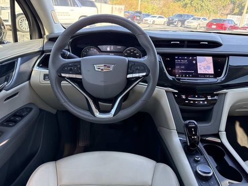 Used 2020 Cadillac XT6 Premium Luxury image 17
