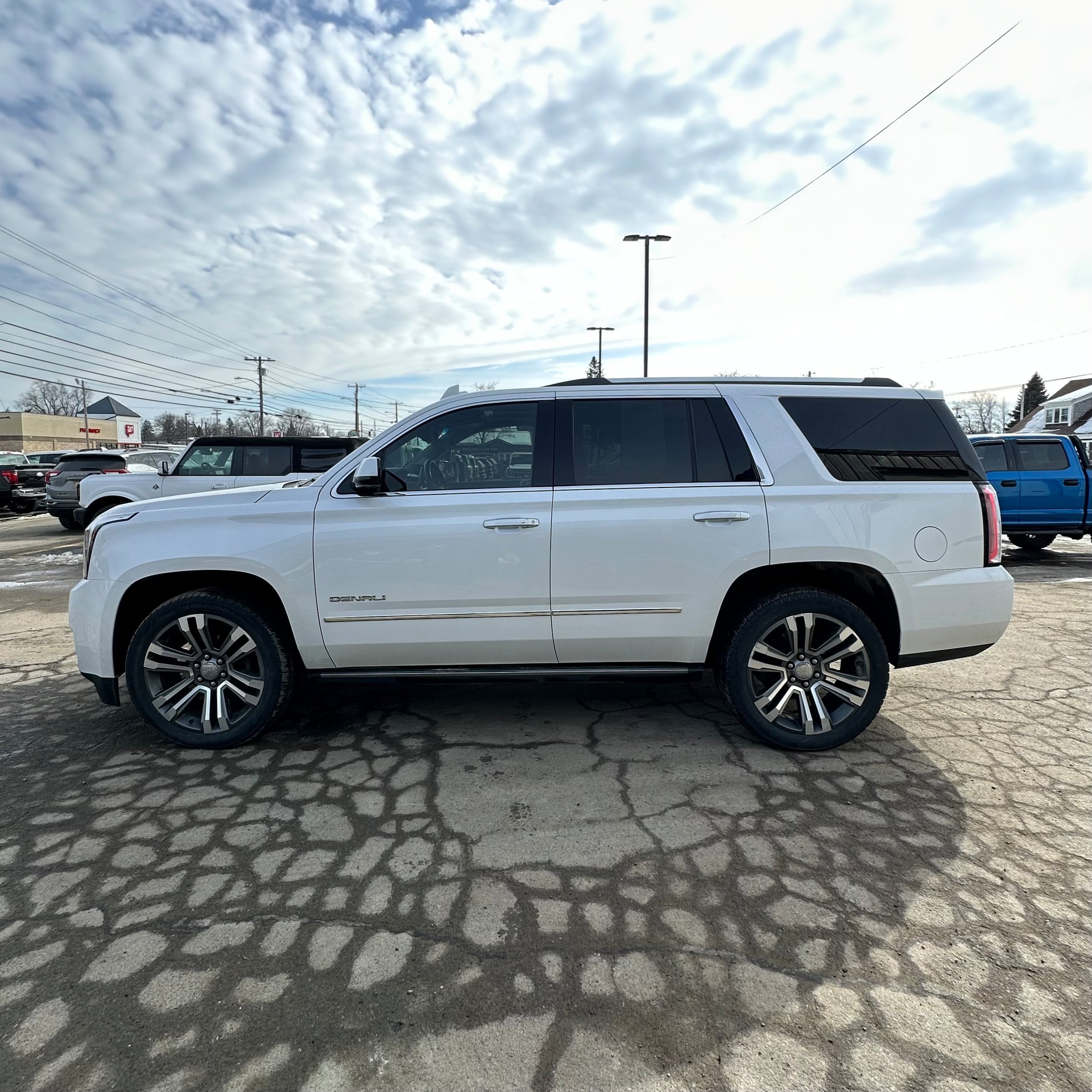 Used 2019 GMC Yukon Denali w/ Denali Ultimate Package AWD/4WD image 6
