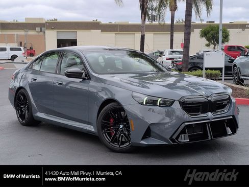 Used 2025 BMW M5 w/ Carbon Package AWD/4WD image 1