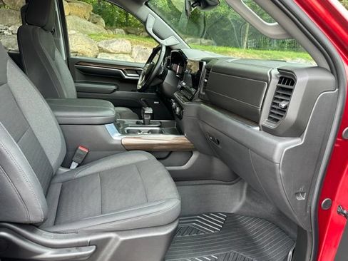 Certified 2024 Chevrolet Silverado 1500 LT Trail Boss w/ Convenience Package II AWD/4WD image 29